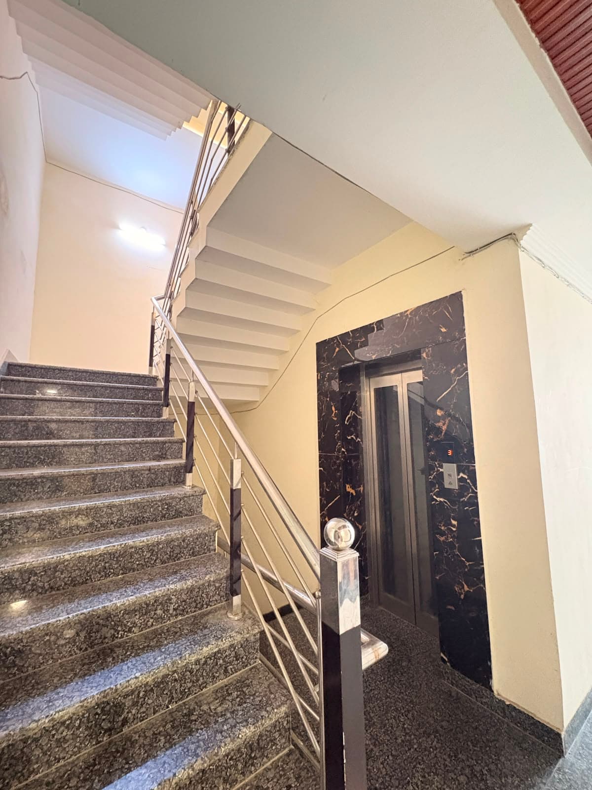 Elite Divas Residency Hostel — media 3
