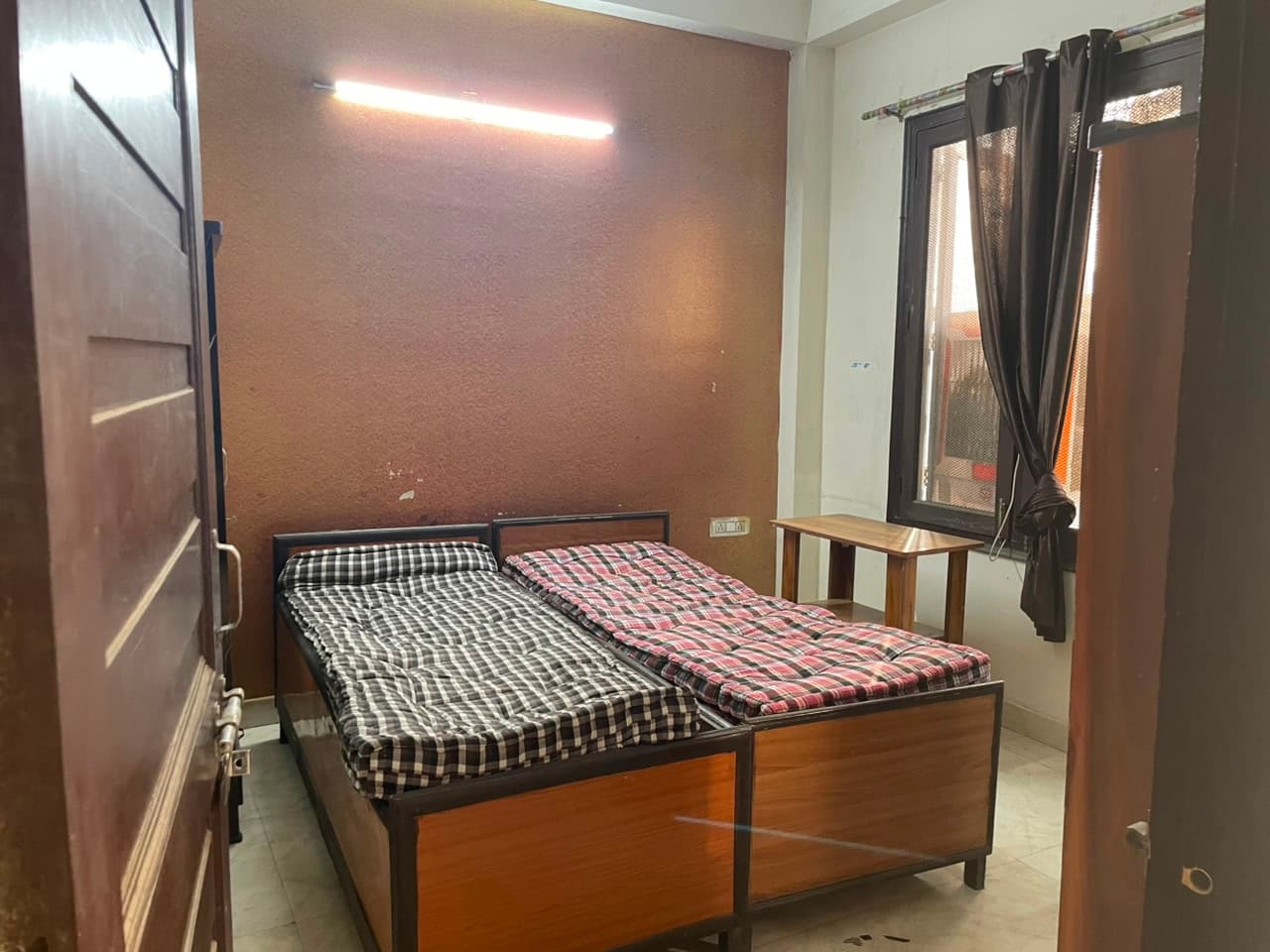 2/3 Seater hostel Room for Girls