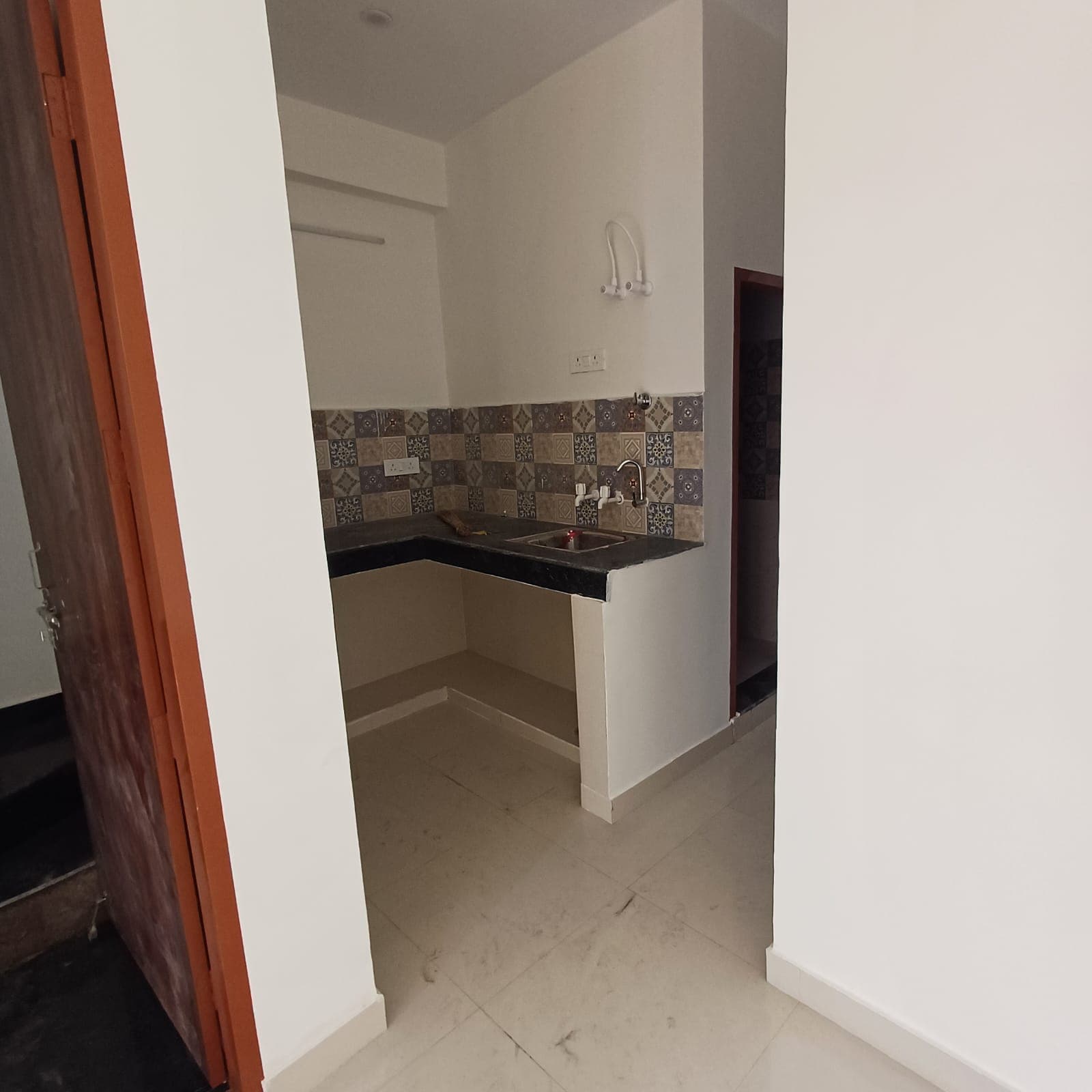 1BHK flat in Beta 2 — media 4