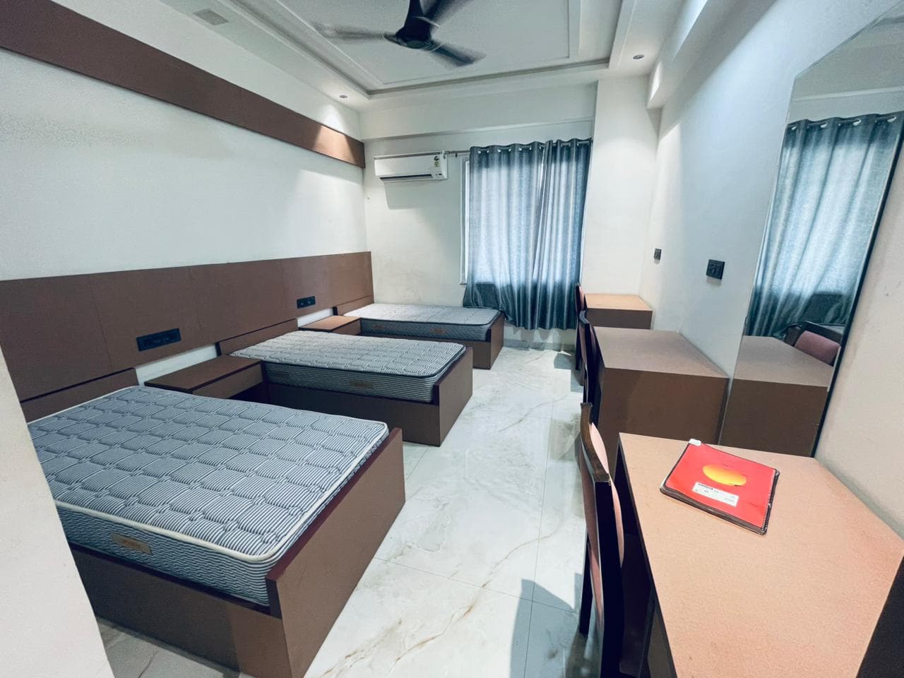 3 SEATER ROOM -GIRLS HOSTEL — media 8
