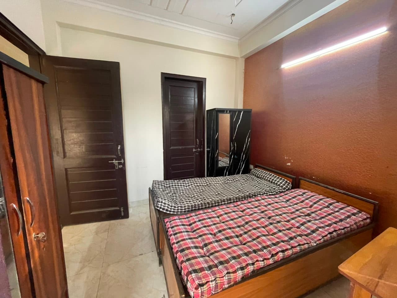 2/3 Seater hostel Room for Girls — media 2